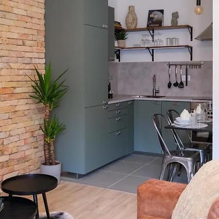 Apartament Cityscape ~ Ac/indoor Parking/balcony