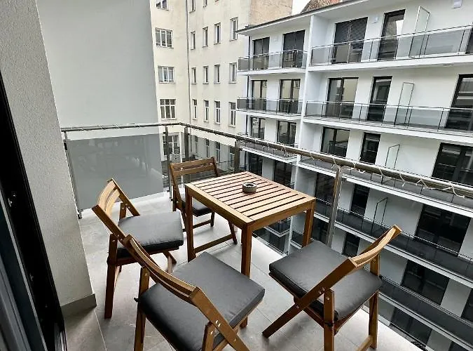 Cityscape ~ Ac/indoor Parking/balcony شقة